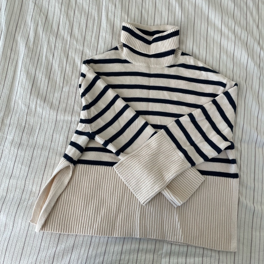 Gap Oversized Turtleneck Sweater - Cream and Navy blue striped - XS